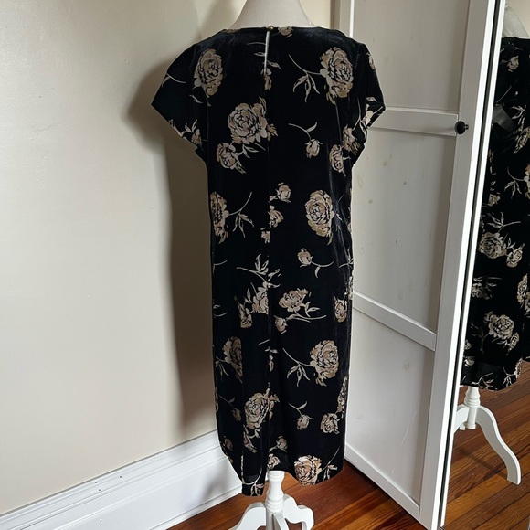J. Jill Pure Jill Elements Velvet Floral Short Sleeve Black Swing Style Dress- M - Picture 5 of 11